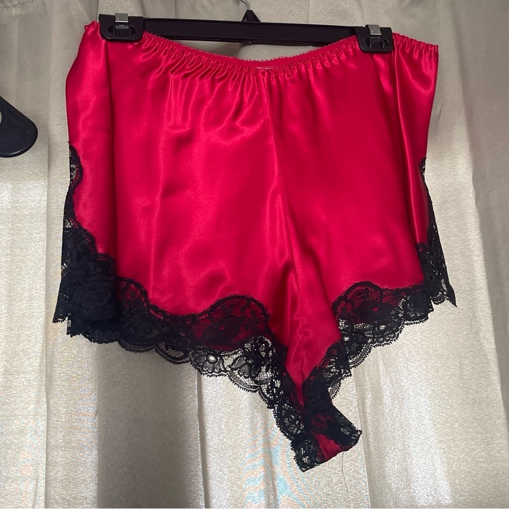 Victoria Secret Elegant Red Satin Lace Trim Sleepwear Set size large - Picture 6 of 9